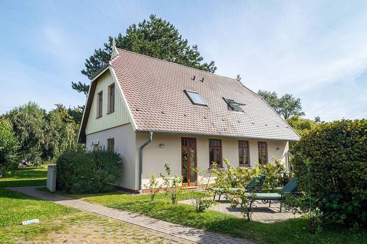 Ferienhaus für 4 Personen, mit Terrasse und Garten in Wustrow