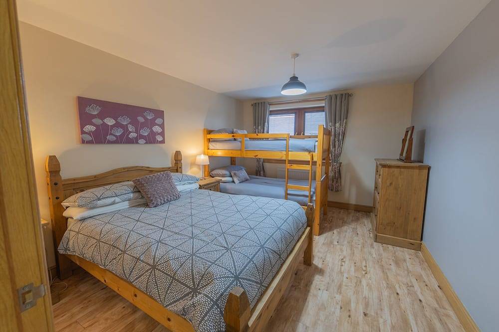 Ganze Wohnung, Apartment-Superior-Eigenes Badezimmer-1 Bedroom with Bunk Beds in Stranraer, Dumfries und Galloway