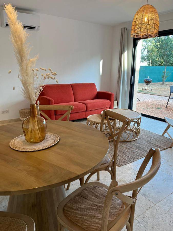 Villa pour 6 personnes, avec piscine et jardin