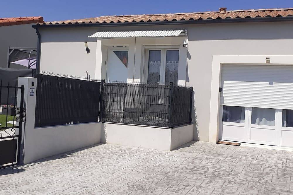 Ganze Wohnung, 21 m2 room at the foot of the vineyards, beach 5kms away, all shops, quiet residence in Sigean, Mittelmeerküste (Frankreich)