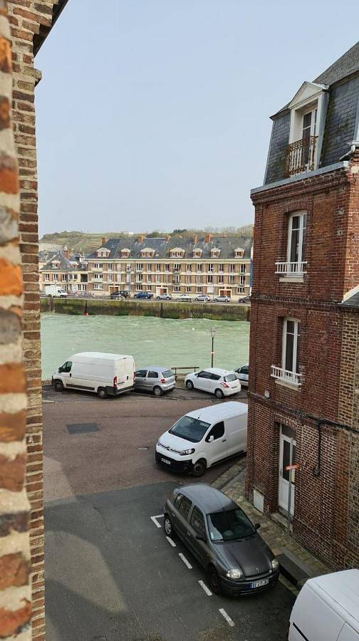 Appartement entier, One-Bedroom Apartment in Saint-Valery-en-Caux, Région de Dieppe