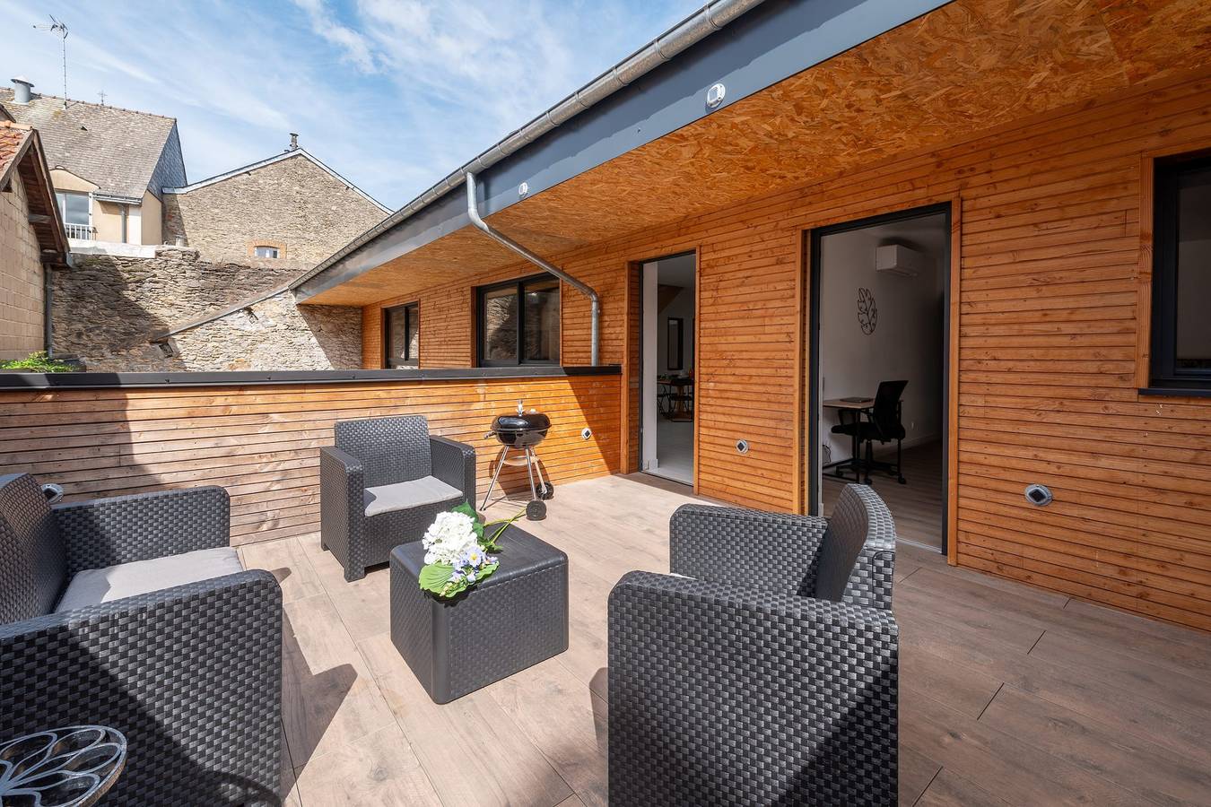 La Terrasse - Wifi - Parking - Clim in Laval, Mayenne