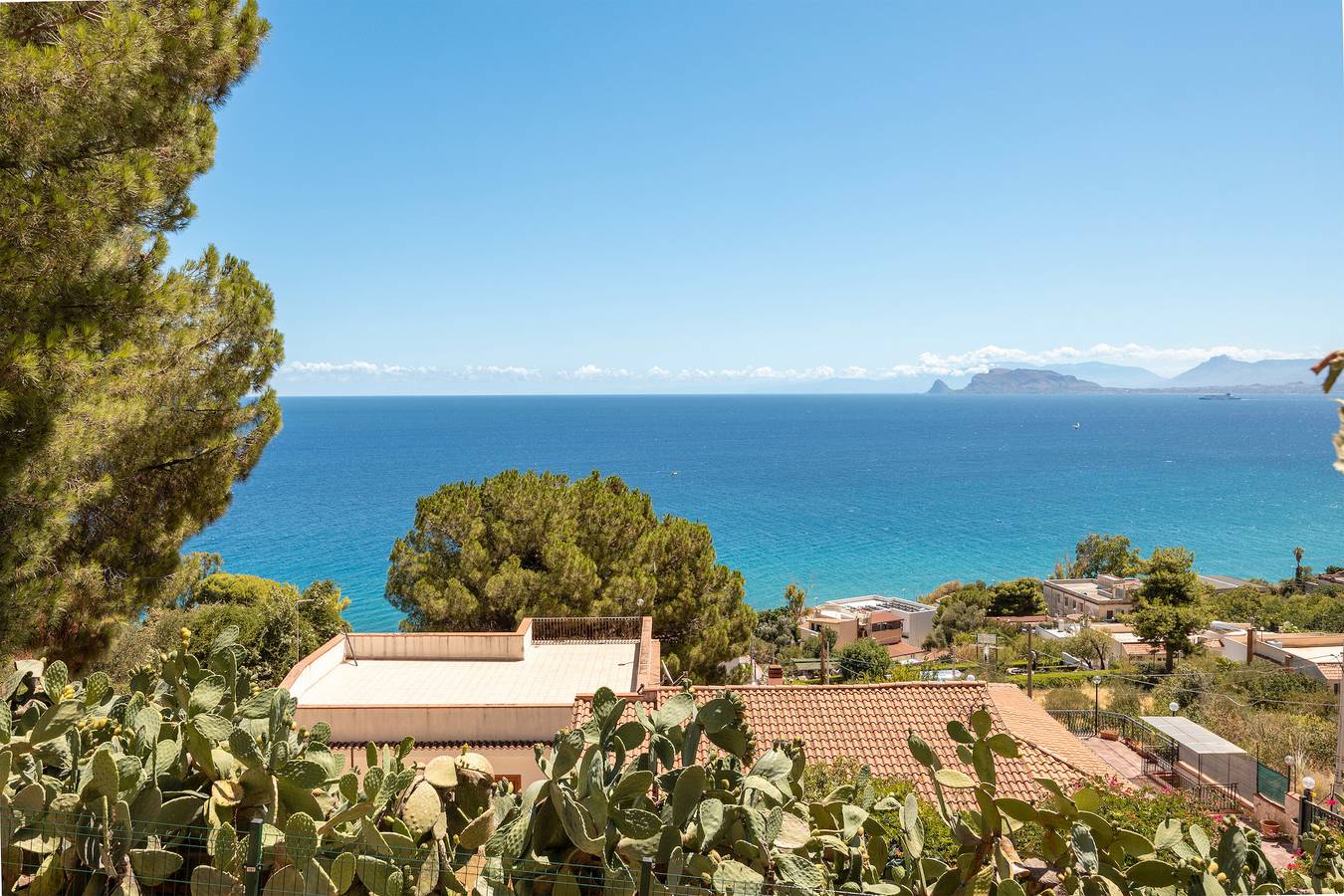 Casa vacacional 'Casa Ros' con vistas al mar, Wi-Fi y aire acondicionado in Palermo, Provincia de Palermo
