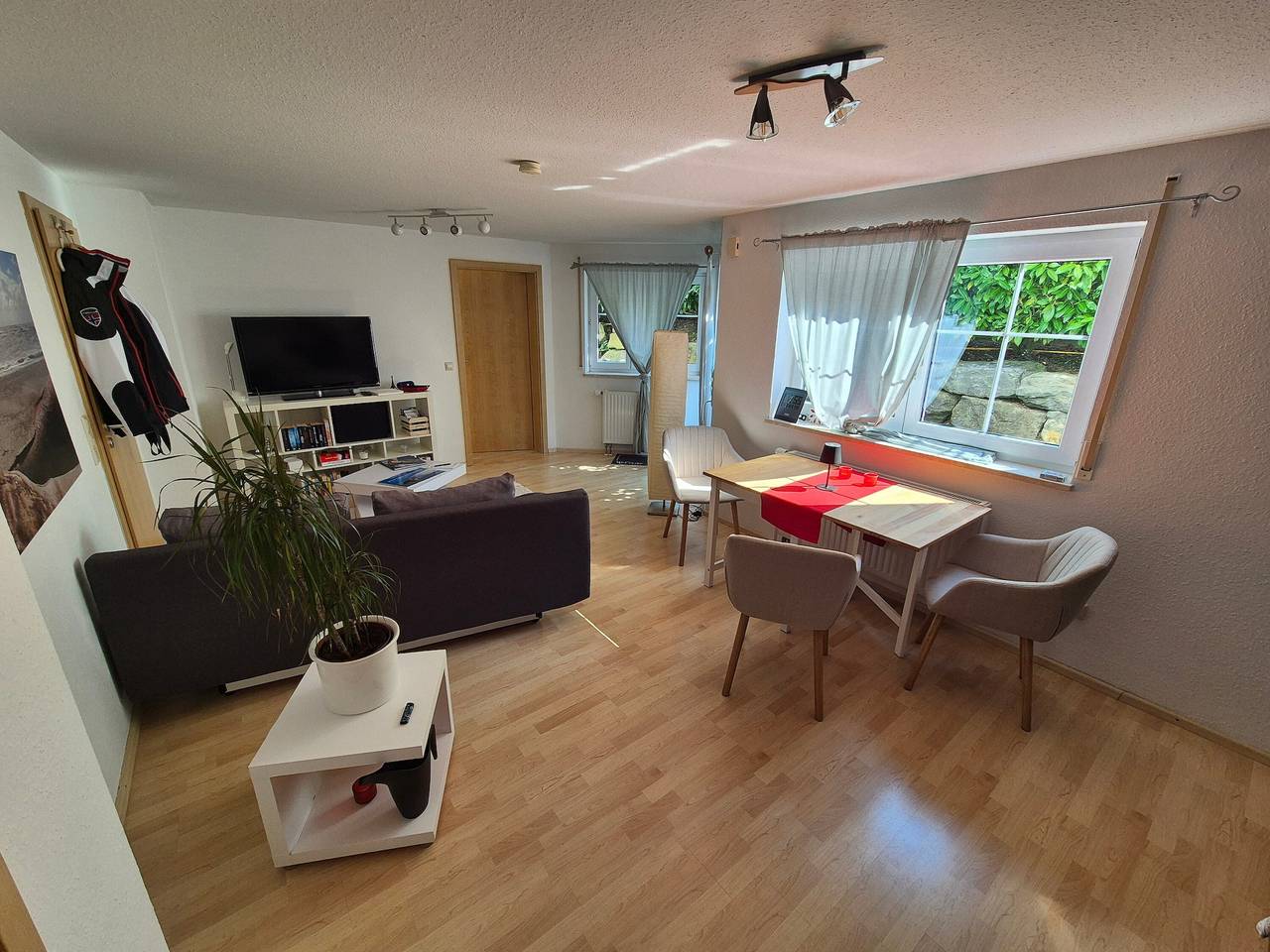 Ganze Wohnung, Apartment „Kornblume“ mit privater Terrasse und Wlan in Bodman-Ludwigshafen, Obersee (Bodensee)