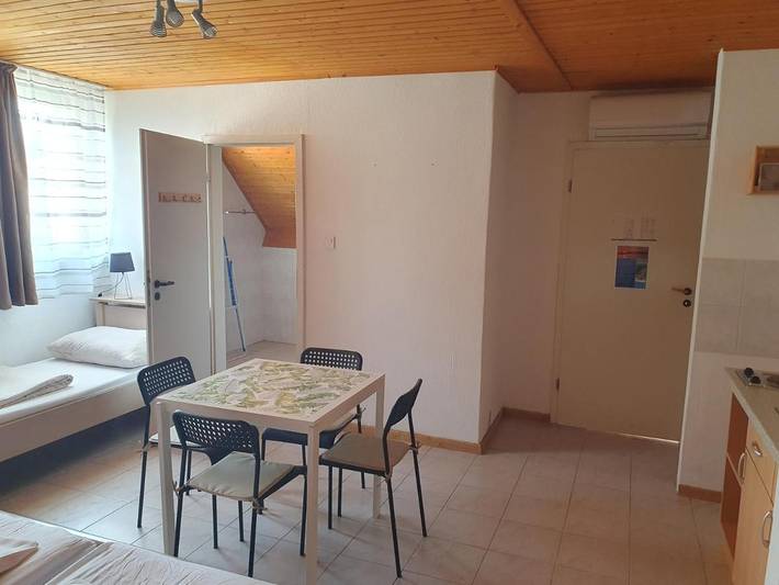 Ferienhaus für 2 Personen, mit Pool und Ausblick sowie Garten in Zamardi - 4