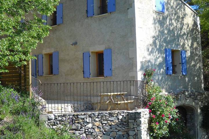 Gîte pour 5 personnes, avec Terrasse et Jardin