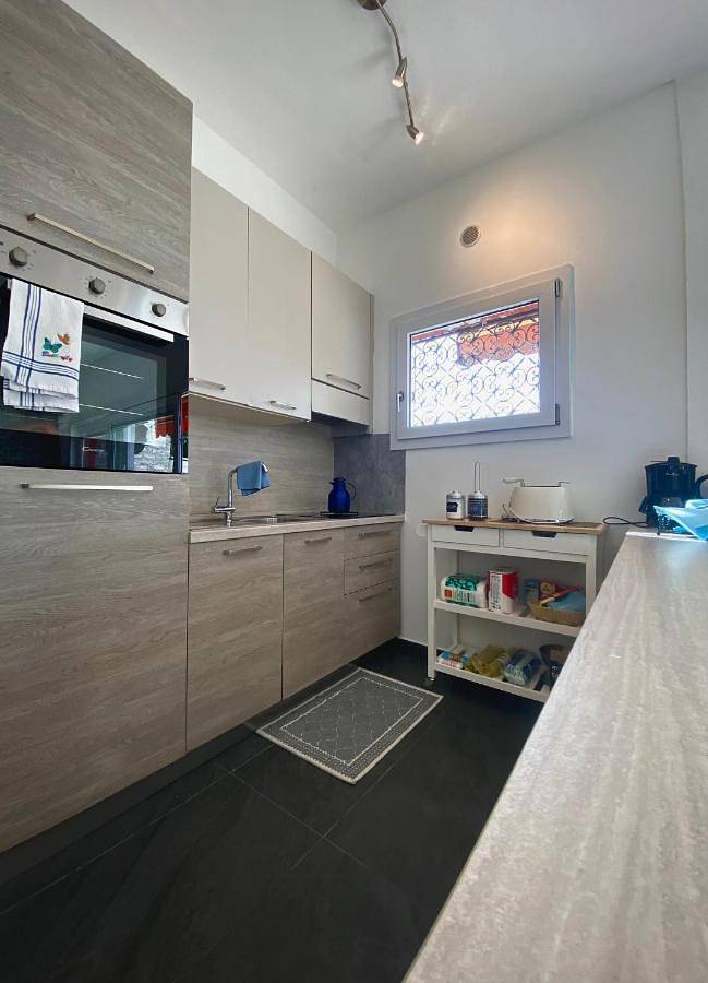 Ferienwohnung für 3 Personen, mit Seeblick und Ausblick sowie Terrasse, mit Haustier in Brezzo di Bedero - 3