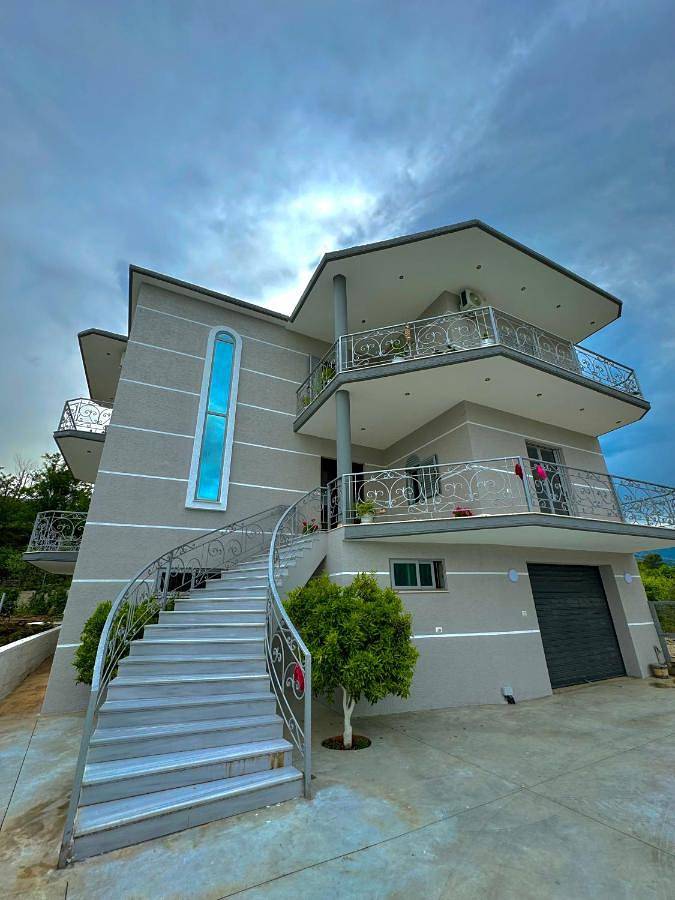 Maison d’hôte pour 3 personnes, avec terrasse ainsi que jardin et vue dans Gjirokastër - 4