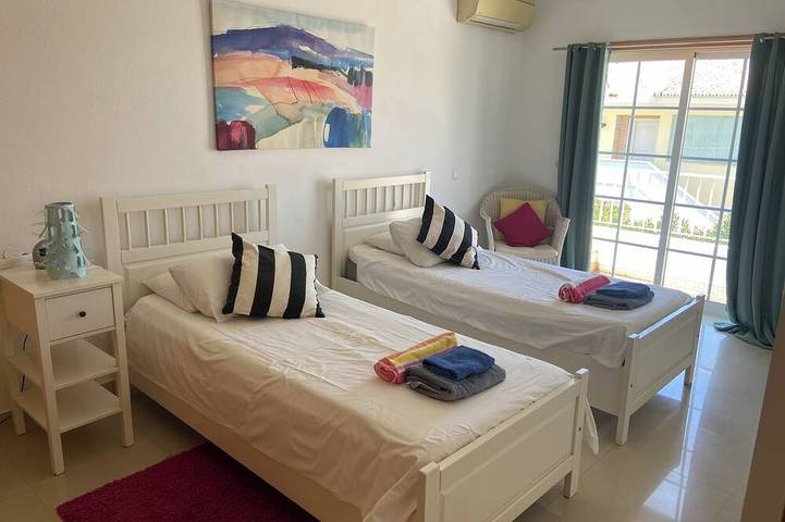 Villa für 8 Personen, mit Terrasse und Garten in Ferragudo - 4