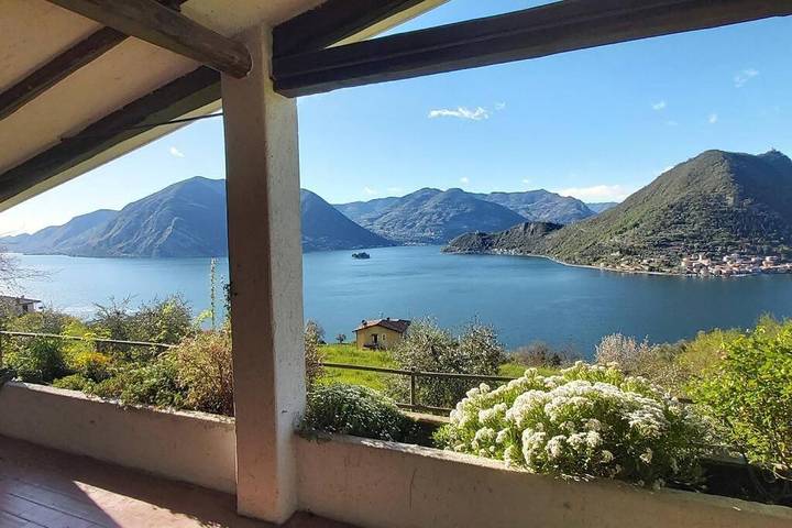 Location de vacances pour 8 personnes, avec vue sur le lac ainsi que jardin et vue à Sulzano - 3