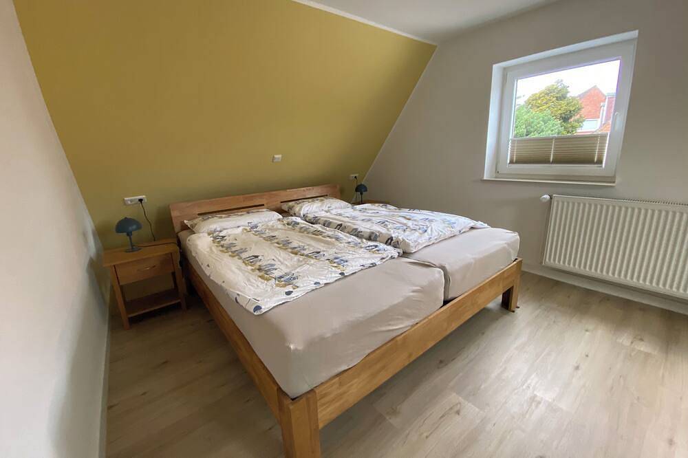 Ruhige Doppelhaushälfte mit Garten und Garage in Husum an der Nordsee in Husum, Nordfriesland