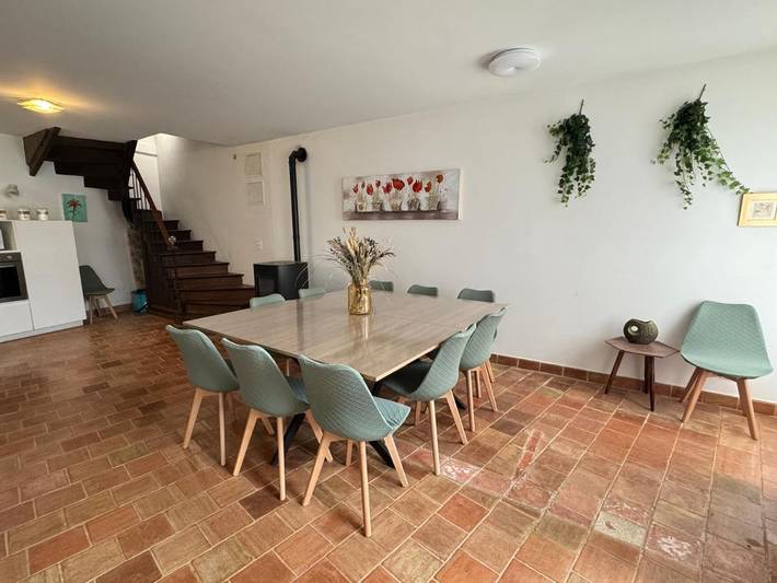 Gîte pour 12 personnes, avec terrasse à Jullié - 4