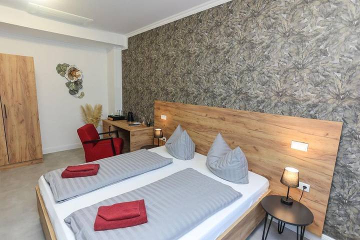 Hotel für 4 Personen, mit Terrasse und Garten in Merseburg