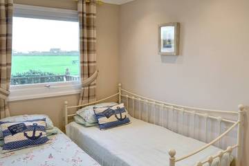 Cottage for 4 People in Bacton, Norfolk, Photo 3