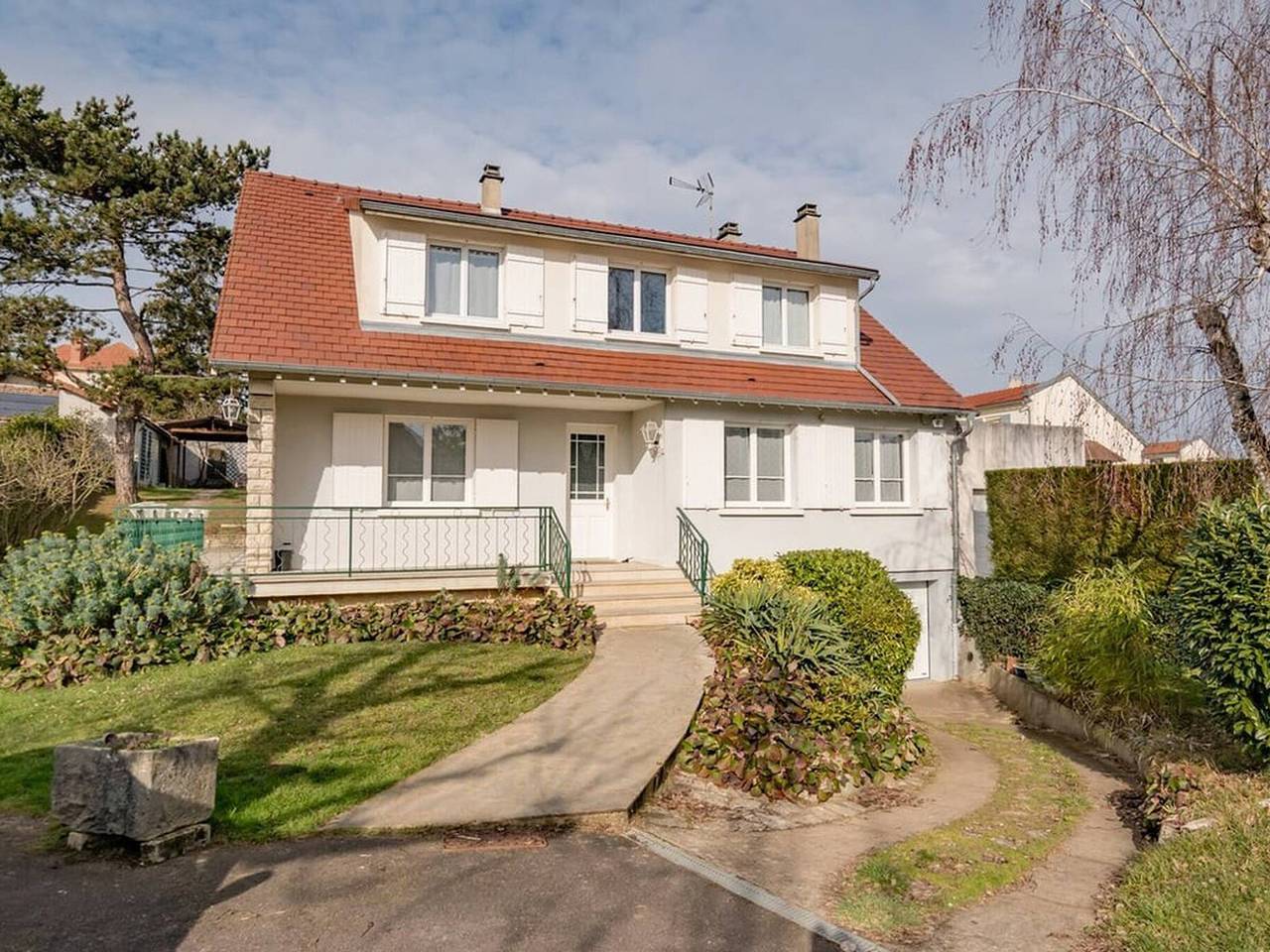 Casa familiar en Auxerre con jardín y aparcamiento in Auxerre, Auxerre region