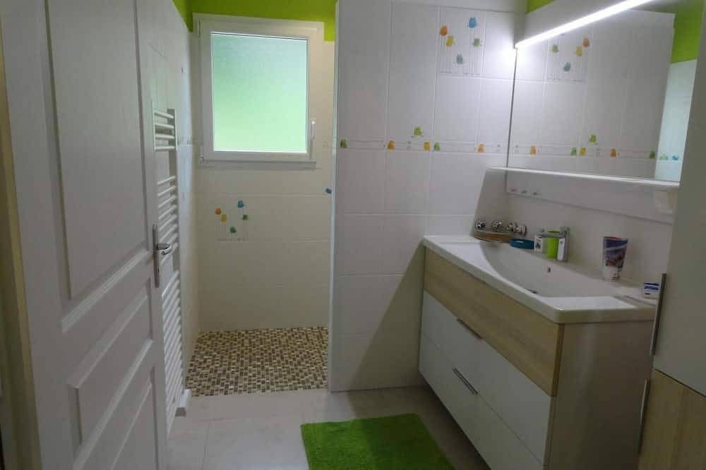 La Vigne Blanche - Tour De Faure in Tour-de-Faure, Causses du Quercy Regional Nature Park