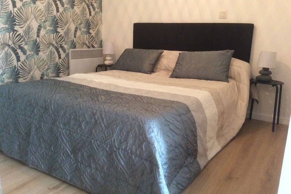 Entire apartment, Pleasant apartment with separate bedroom in Cherbourg-Octeville, Cherbourg-en-Cotentin