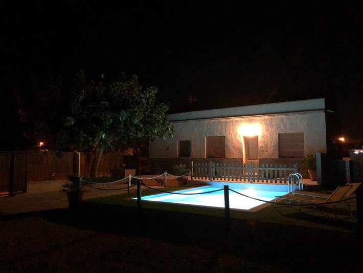 Casa rural para 6 personas, con terraza y vistas además de jardín y piscina en Delta del Ebro - 2