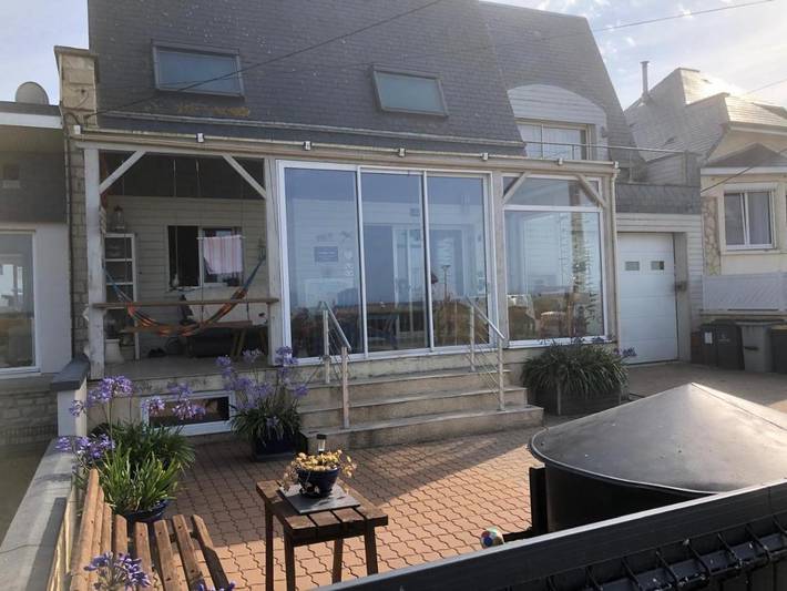 Gîte pour 4 personnes, avec terrasse ainsi que vue et piscine à Hermanville-sur-Mer - 3