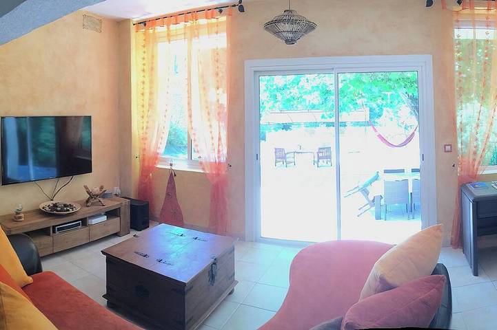 Gîte pour 6 personnes, avec jardin à Correns - 3