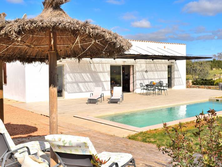 Finca für 4 Personen, mit Terrasse und Garten in Sineu