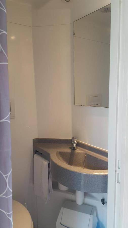 Family Room with Private Bathroom in Criel-sur-Mer, Région de Dieppe