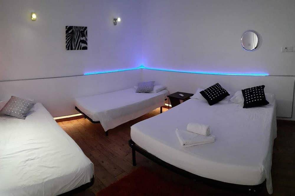 Geheel appartement, Nachtleven maar rustige omgeving, moderne grote woning, uitzicht op de baai, tuin, bbq, parking in Paceville, San Giljan