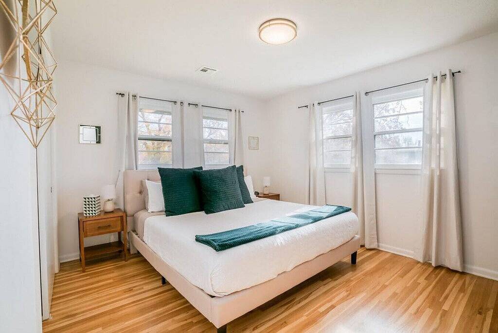 This house is a 4 bedroom(s), 1.5 bathrooms, located in Wichita, Ks. in Wichita, Kansas