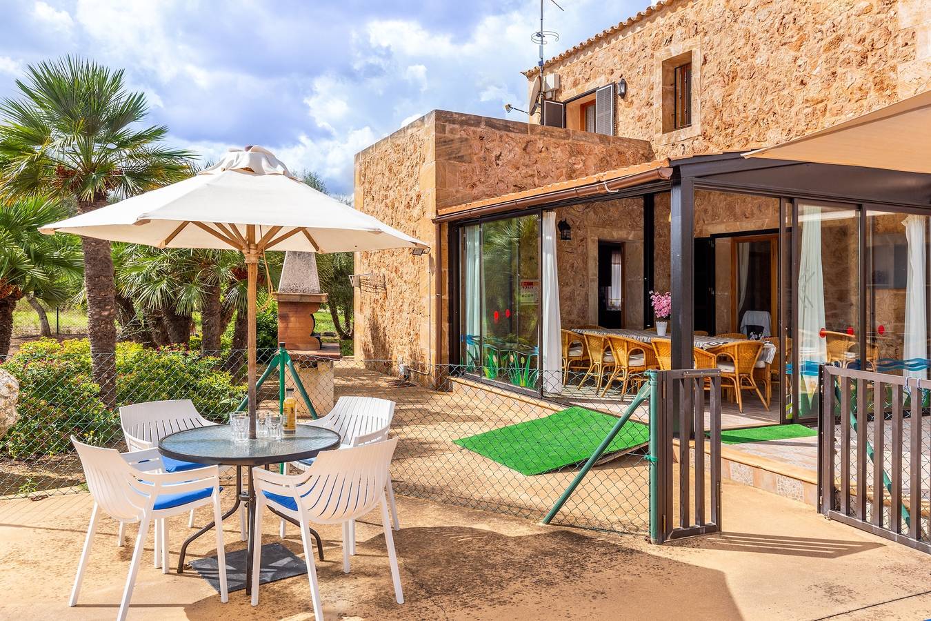 Casa Vacacional 'Palmitos 1' con Vistas al Mar, Wi-Fi y Aire Acondicionado in Muro, Mallorca Norte