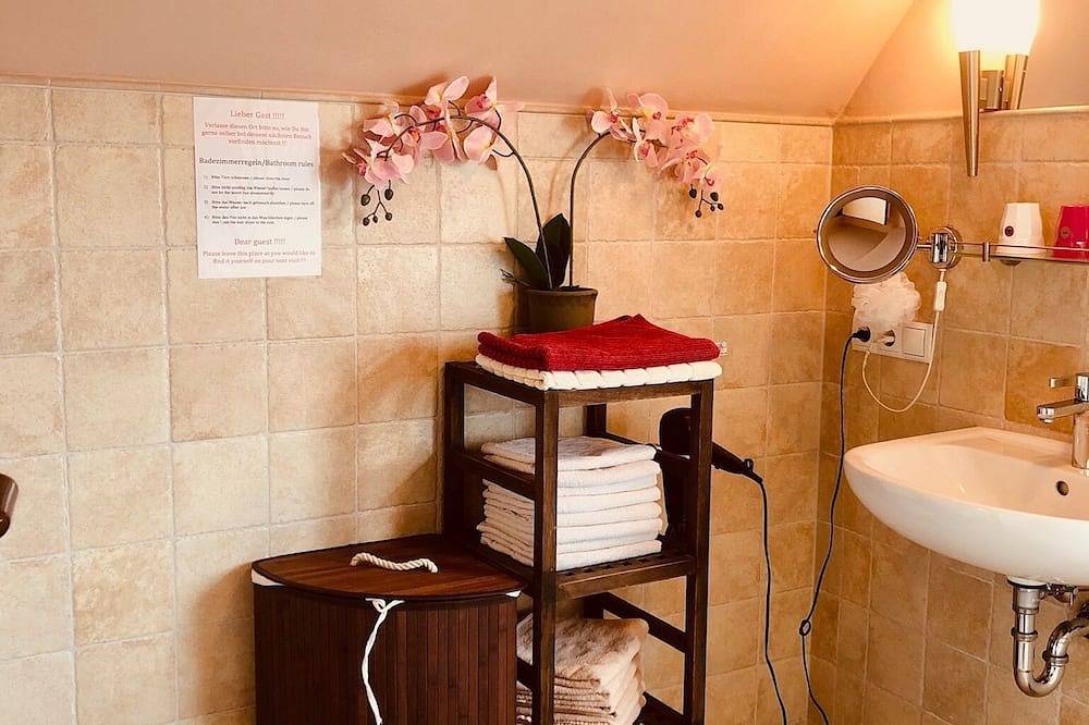 Privates Zimmer im 2. Og Ideal für Beruf, Studium & Fortbildung-300Mbit, Smarttv in Bonn, Rheinland