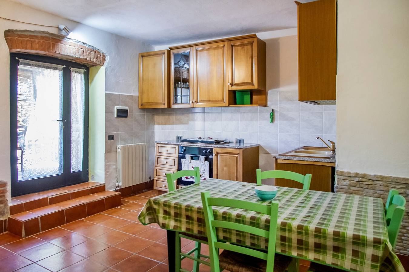Ganze Wohnung, Apartment 'Taverna' mit privater Terrasse, Gemeinschaftsgarten und Wlan in Gavorrano, Grosseto Provinz