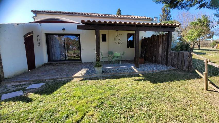 Gîte pour 4 personnes, avec piscine ainsi que jardin et terrasse dans le Gard - 3