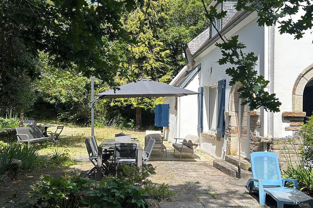 Charmante grande maison proche de la mer dans grand jardin (4 chambres) in Bénodet, Côte de Cornouaille