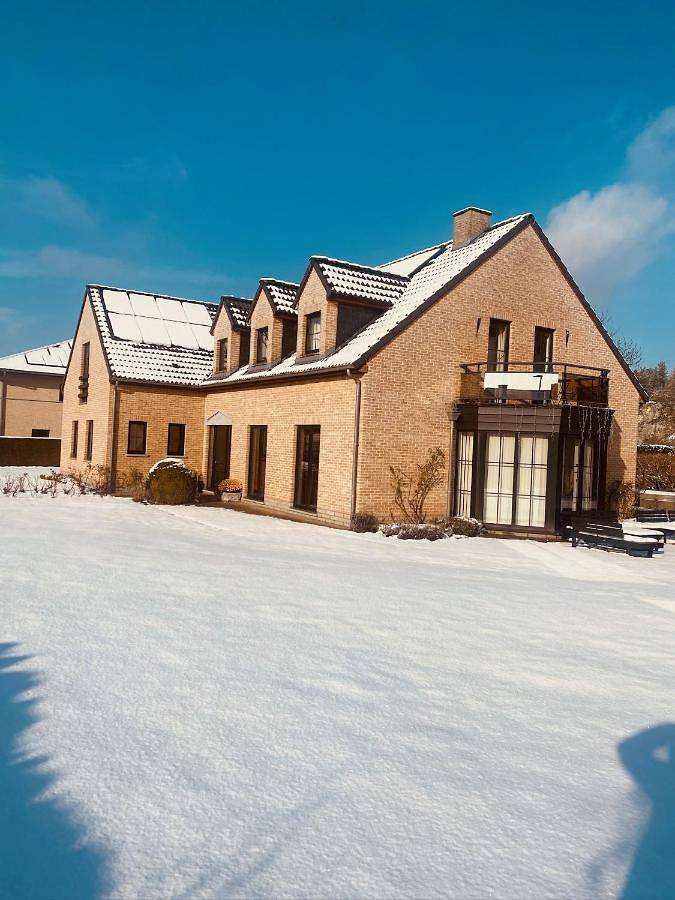 Location de vacances pour 15 personnes, avec jacuzzi ainsi que jardin et sauna, adapté aux familles à Anhée - 4