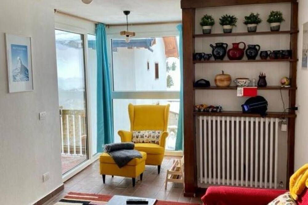 Appartamento intero, Cosy mountain apartment steps from the ski slopes – sleeps 4 in Cervinia, Valtournenche