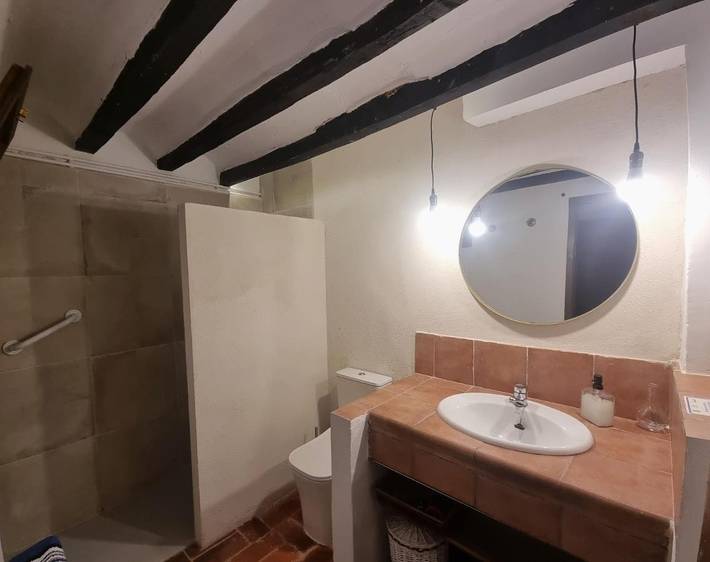 Casa rural para 4 personas, con Terraza y Jardín además de Piscina y Vistas en Sales de Llierca - 3