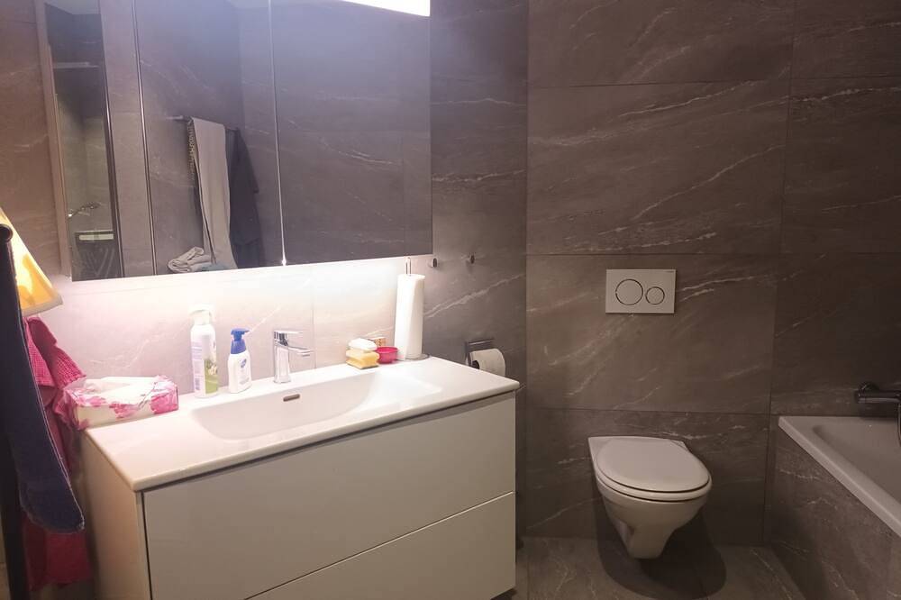 Ganze Wohnung, \"Lula\" Wohnung - am Quai - und glücklich sein!  3,5 Zimmer & Loggia; bis 5 Gäste in Locarno, Tessiner Alpen