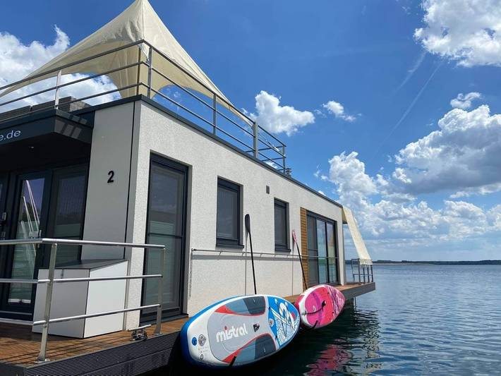 Hausboot für 4 Personen, mit Seeblick und Terrasse in der Lausitz