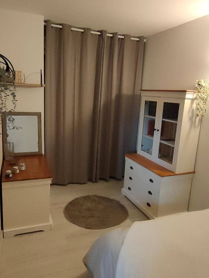 Appartement entier, One-Bedroom Apartment in La Crèche, Région de Niort
