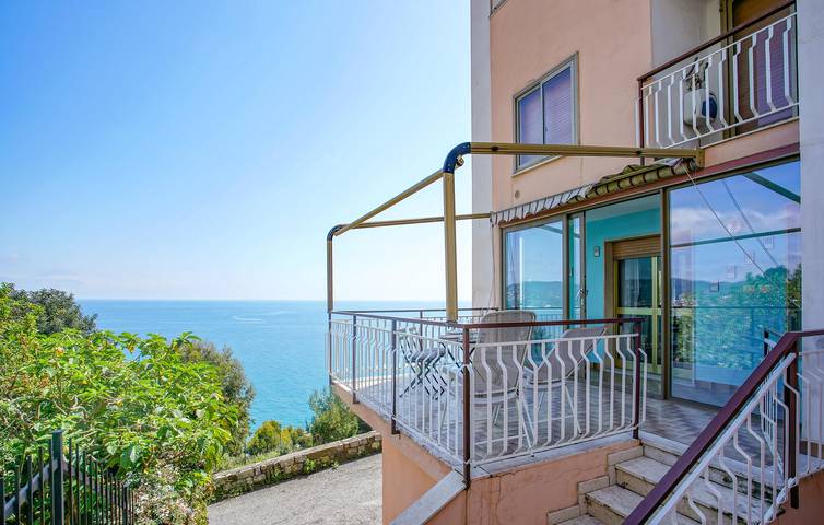 Appartamento per 4 persone, con terrazza in Cervo (Liguria)