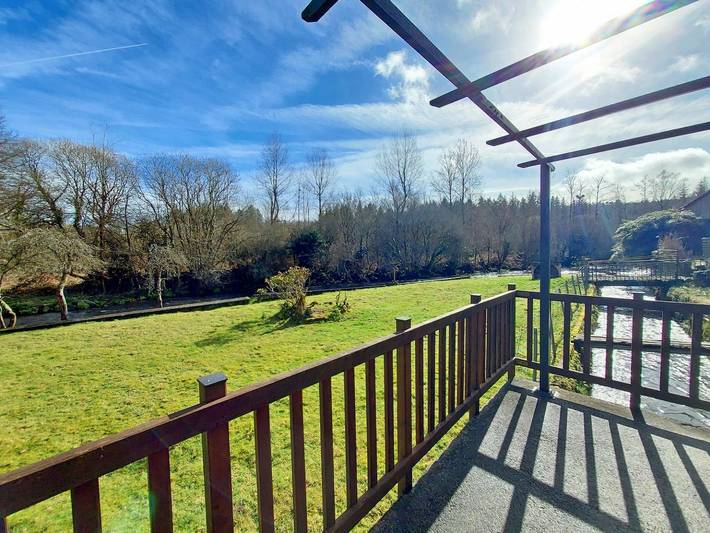 Gîte pour 6 personnes, avec terrasse et jardin