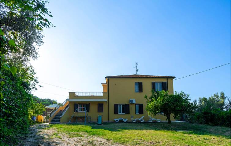 Location de vacances pour 14 personnes, avec Terrasse et Jardin à Roseto degli Abruzzi - 2