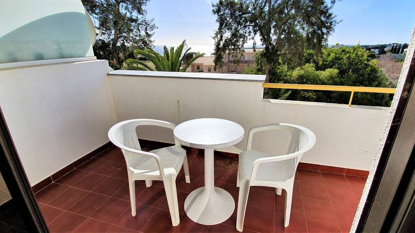 Gîte pour 4 personnes, avec piscine et balcon à Porches - 4