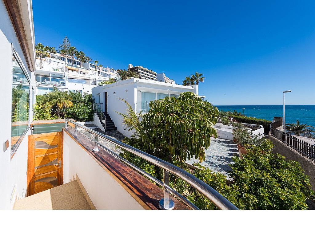 "Chalet en la playa San Agustin" cerca de la playa, con vistas al mar, Balcón, A/C y Wi-Fi in San Agustín , San Bartolomé de Tirajana