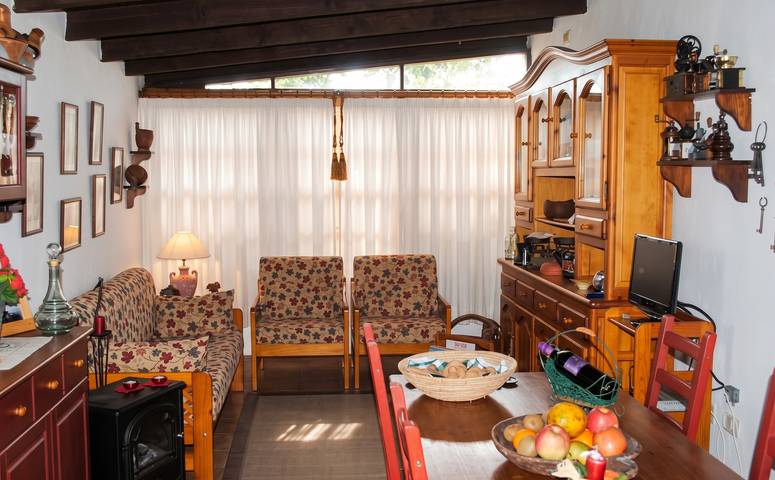 Casa acogedora en La Sabinita con vista a la montaña in Arico Viejo, Arico