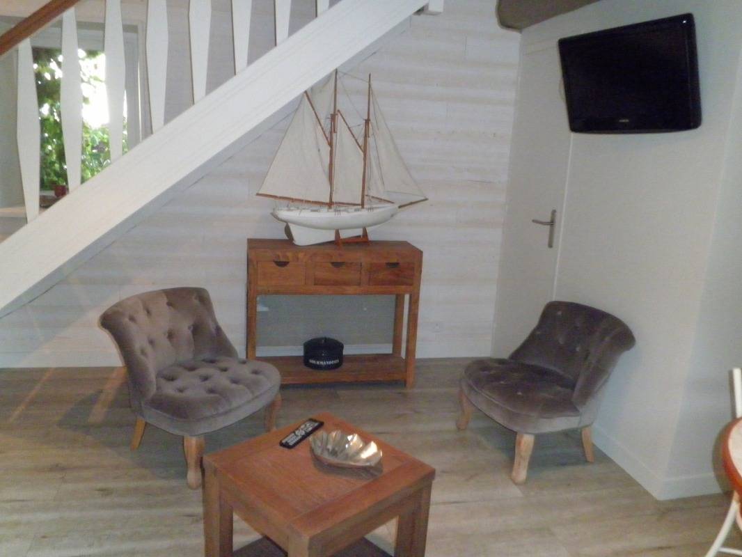 Gîte confortable près de la plage et de la ville, avec parking et lit pour bébé in Pléboulle, Région de Dinan