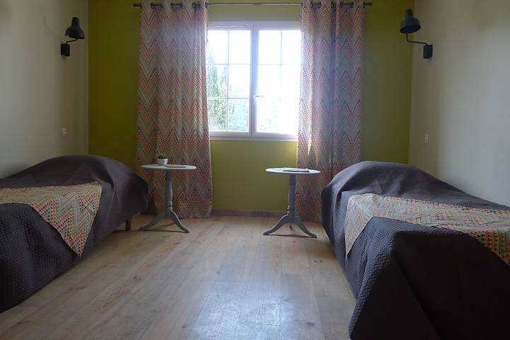 Gîte pour 8 personnes, avec terrasse et jardin à Verzeille - 4