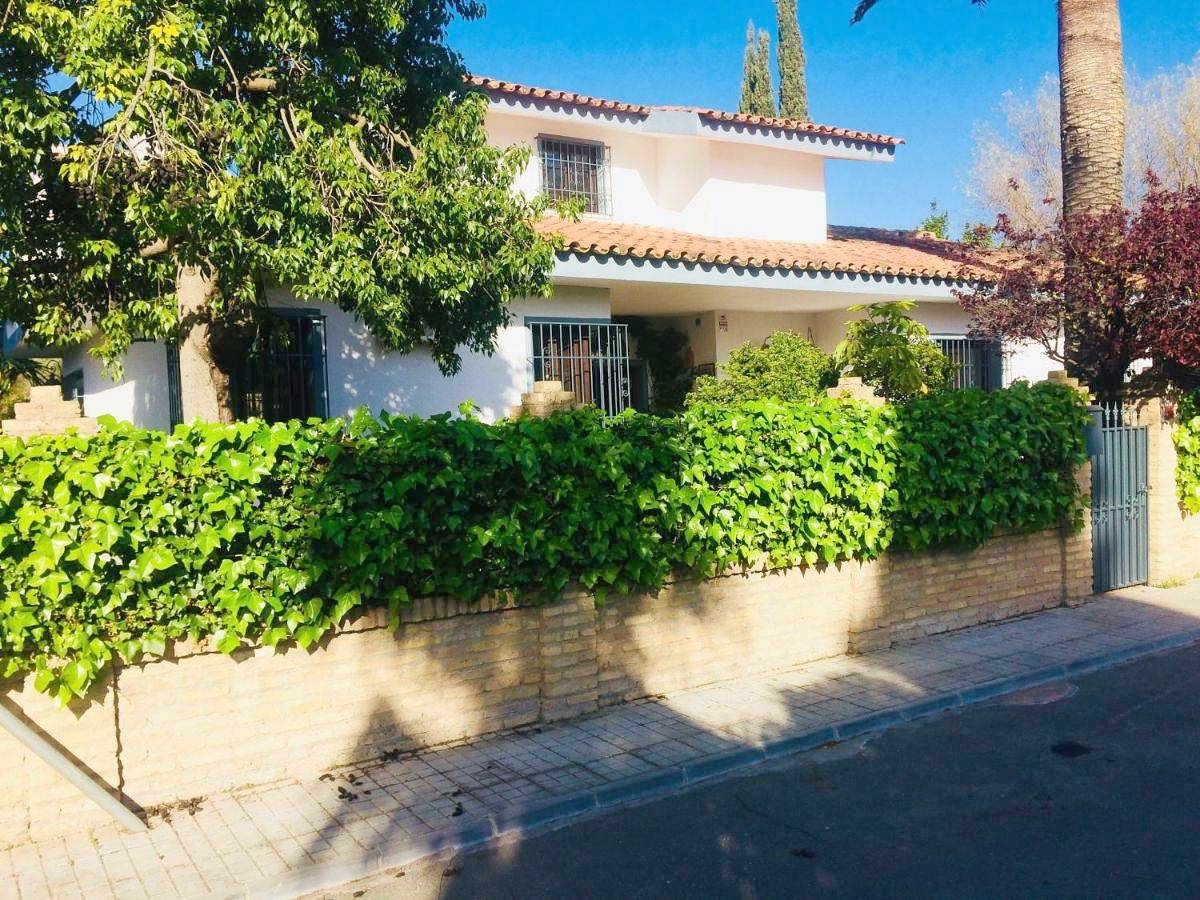Five-Bedroom House in Espartinas, Provincia de Sevilla