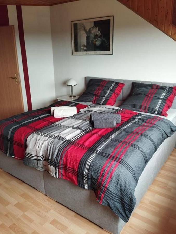 Ferienwohnung für 5 Personen, mit Balkon und Terrasse sowie Ausblick in Buchen