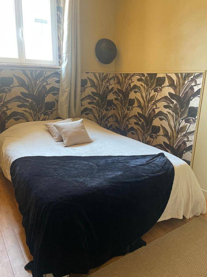 Gîte pour 2 personnes, avec Terrasse et Jardin ainsi que Vue sur le lac et Vue à Cadalen - 3